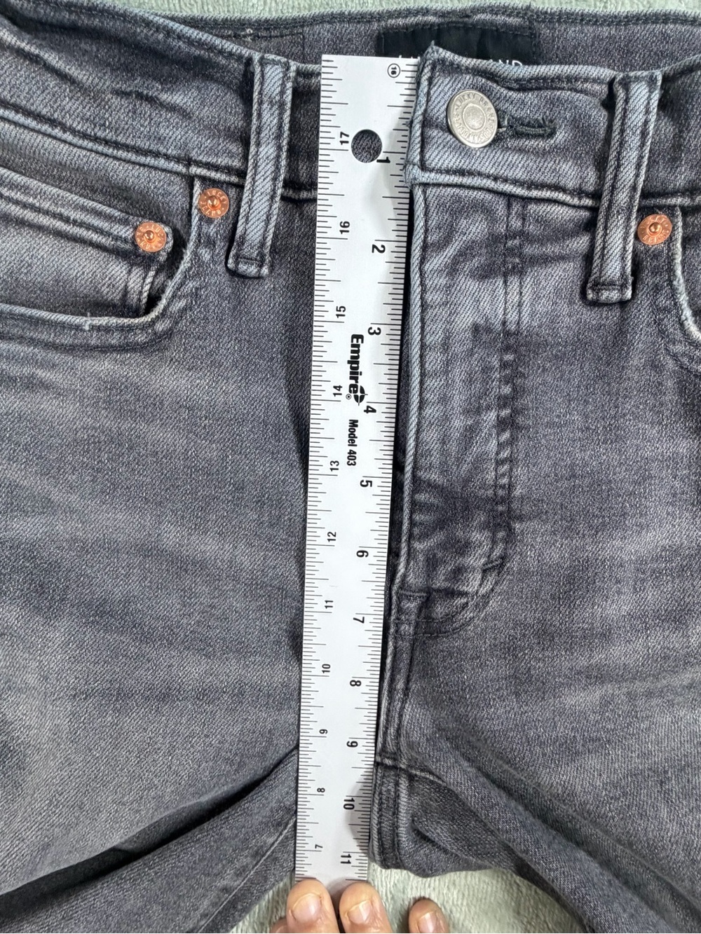 Lucky Brand Women’s Skinny Jeans in Washed Black with Knee Rips - Picture 12 of 16
